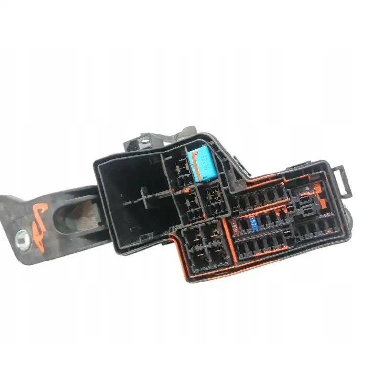 BOÎTE À FUSIBLES 7156-3W 1.0 B Toyota Yaris IV (2020-   )