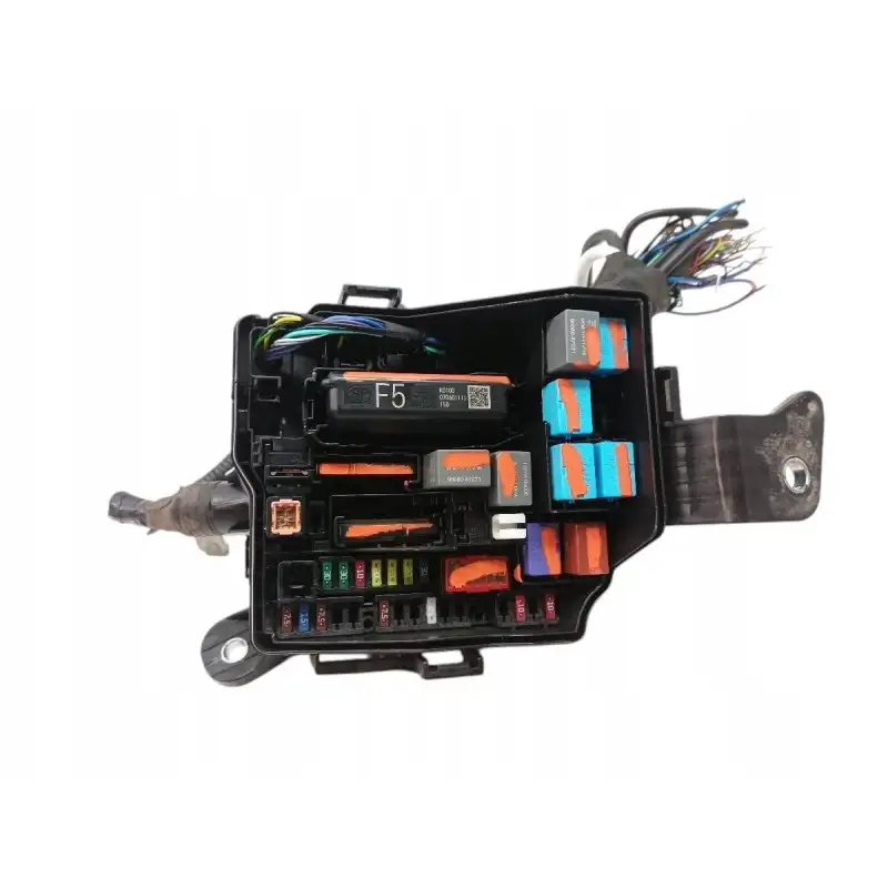 BOÎTE À FUSIBLES 83644-K0100 3810003-150 1.0 B Toyota Yaris IV (2020-   )